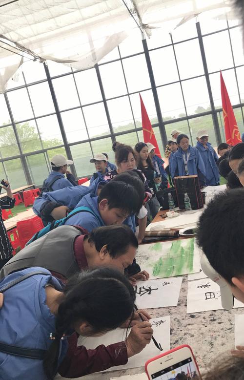 安徽古塬书画艺术院与中学生户外书画研学交流——走进自然感受中国